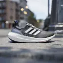 Giày Adidas Ultraboost Light - IE1752 Shadow Navy / Crystal White / Wonder Blue